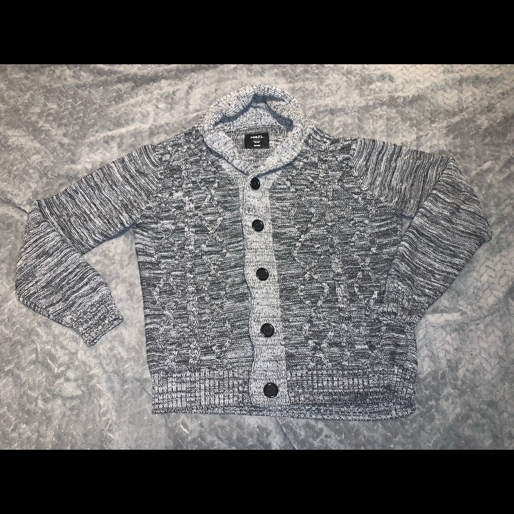 Men’s L warm and heavy knitted button down cardigan sweater